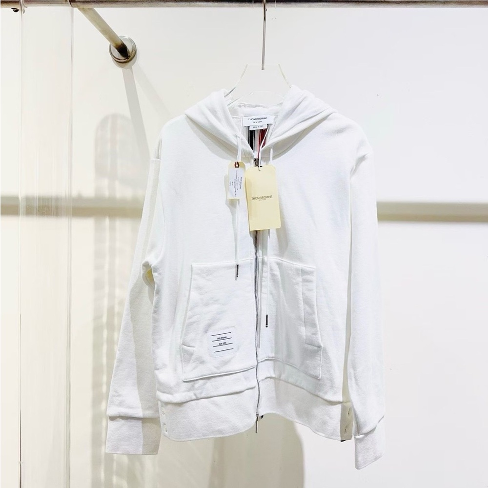 Authentic Thom Browne White Label Detail
